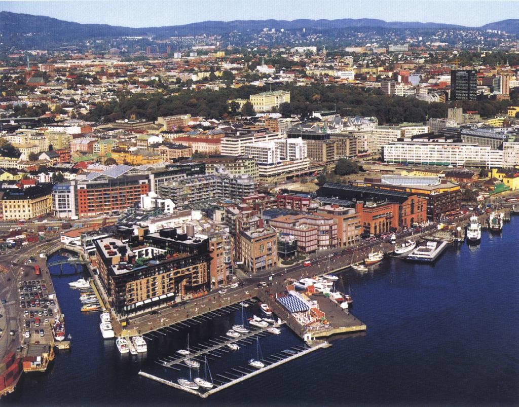 vatten vs stad - en referensstudie av sju vattenfrontpr o j e k t i n o r d e n Projektets förutsättningar B I början av 980-talet började Oslo kommun fundera på Aker Brygges framtid.