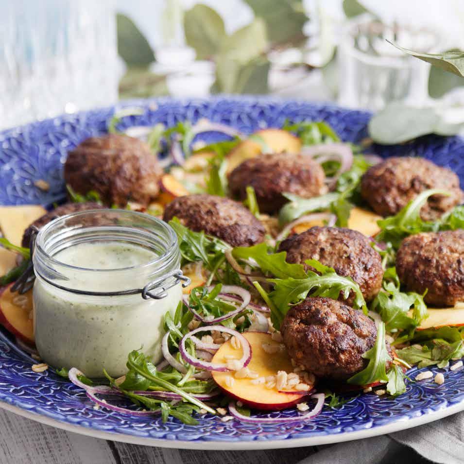 GREKISKA BIFFAR med fruktig sallad och örtdressing 4 port.