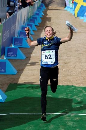 Ambitionsnivån hos individen varierar stort från motionären till den blivande VM-medaljören. Orienteringsföreningen utgör en viktig utvecklingsmiljö oavsett individens ambitionsnivå.