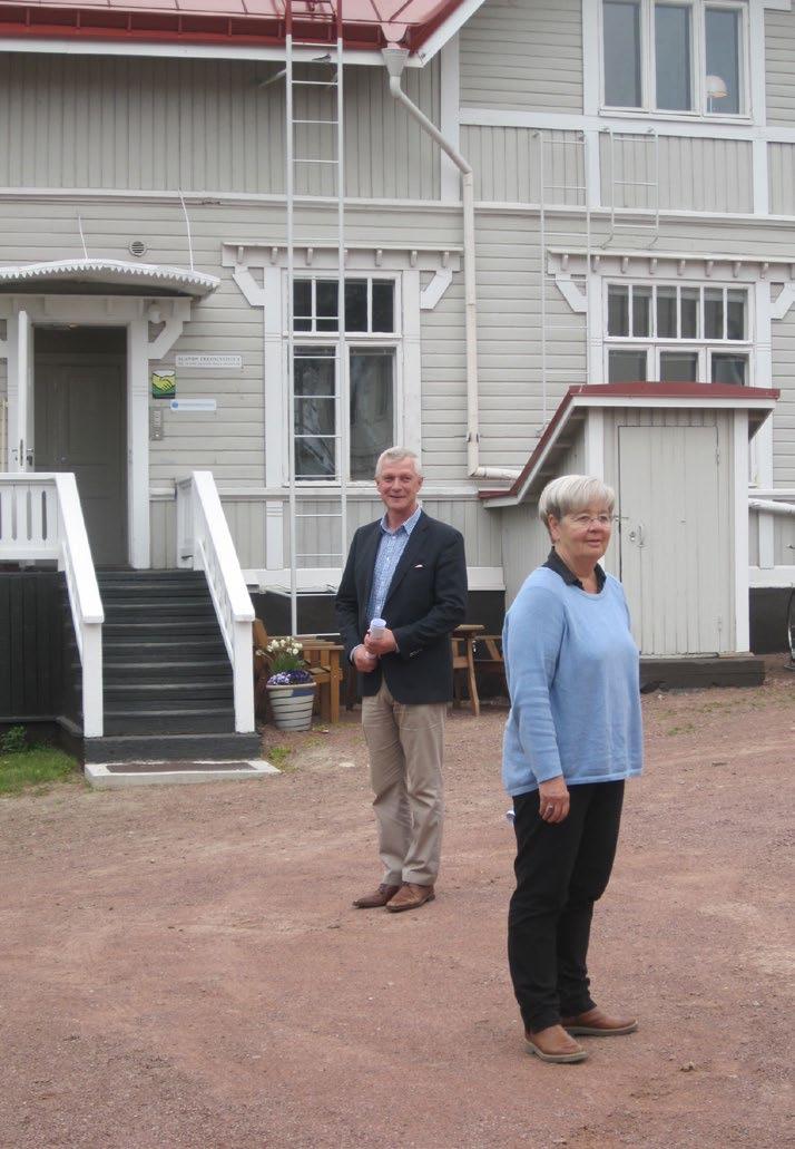 Ny ordförande efter 25 år Under 2017 fick Ålands fredsinstitut ny styrelse och ny ordförande. Efter 25 år som ordförande lämnade Barbro Sundback denna post och utnämndes till hedersordförande.