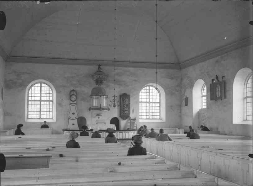 År 1906 var det nära att kyrkan förstördes genom ett blixtnedslag, skadorna begränsades till lanterninen som rekonstruerades.