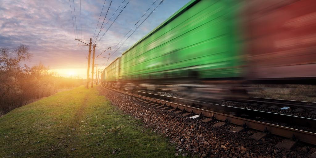 KATRINEHOLM ÄLSKAR TÅG TÅG MÖTER LASTBIL Vi vet att