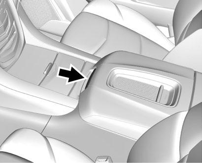 118 Förvaring Förvaring i mittkonsolen Extra fack Dra i handtaget och lyft för att öppna. Där finns AUX-uttag, USB-portar, ett eluttag för tillbehör, ett förvaringsfack och en hållare för en enhet.