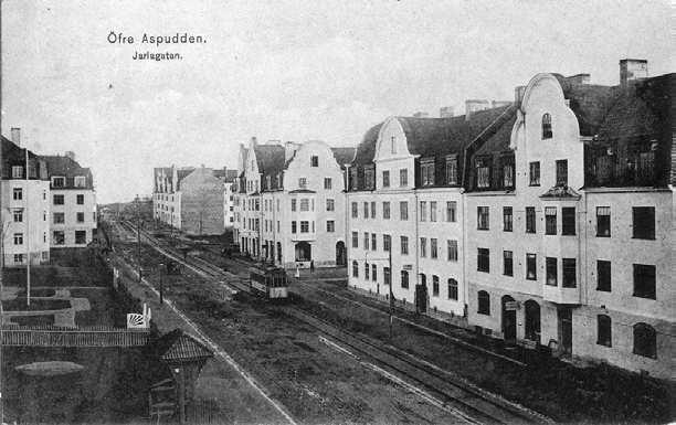 bolagets namn och torpens namn. 1905 startade bolaget ett tegelbruk med lertäkt i det som idag är Svandammsparken och lera byggnader uppfördes, troligen enklare lerbostadshus i trä.