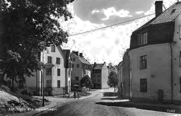 Utbyggnad och stagnation Mellan 1909 och 1912 byggdes mer än tusen bostäder i de båda förstäderna.