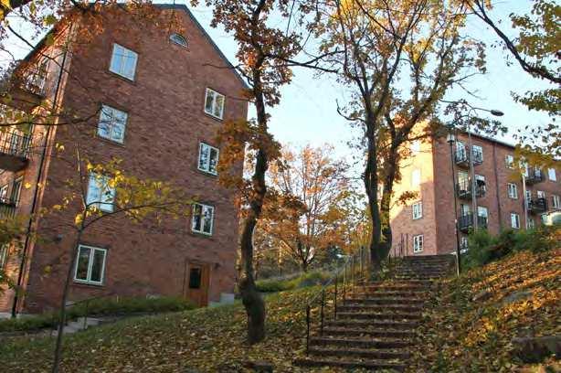 Vid Telefonplan tillkom ett nytt centrum med medborgarhuset Midsommargården innehållande samlingssalar och bibliotek.