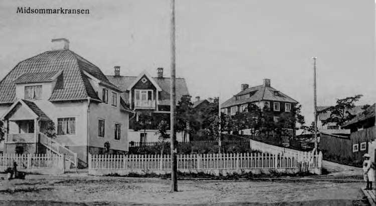 Därför är stenstadskaraktären mycket påtaglig och identitetsskapande i båda stadsdelarna. Redan på baksidan av de centrala kvarteren luckras dock den täta staden upp.