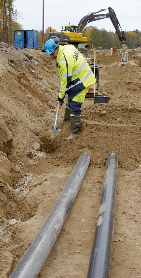 Systemet liknar PE80 men har en högre brotthållfasthet, lägst 10 MPa (50 års belastning), och används för större dimensioner.