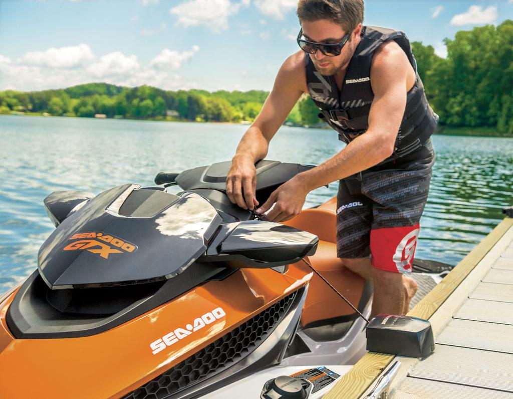 38 DOCKNING Sea-Doo Speed Tie gör dockningen enklare än någonsin med 2,1 m utdragbar dockningslina vid rorkulten och akterspegeln, och som enkelt stuvas undan.