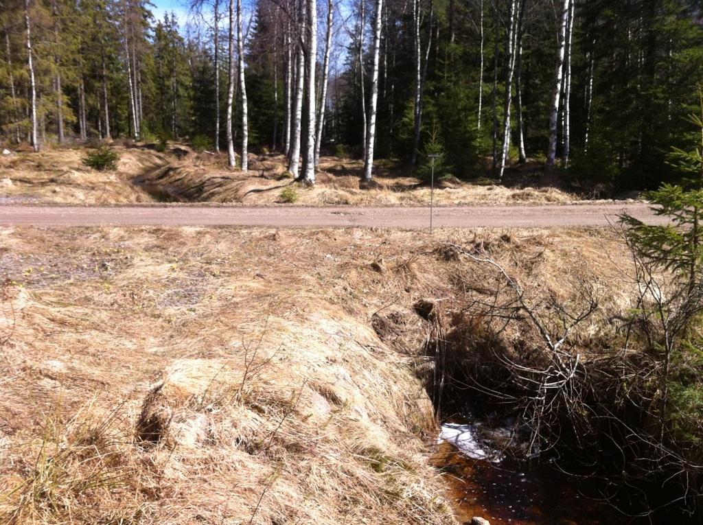 15L/16K Ca 280 m ny väg anläggs vid Kilåsen för att undvika passage genom kulturvärde vid gården. Vägdragning är framtagen i samråd med kulturgeograf Pär Connelid.