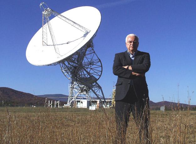 SETIs historia III: Project Ozma 1960: Frank Drake implementerar Cocconi & Morrisons förslag med ett 26 meters radioteleskop vid Green Bank, West Virginia Söker efter pulslika