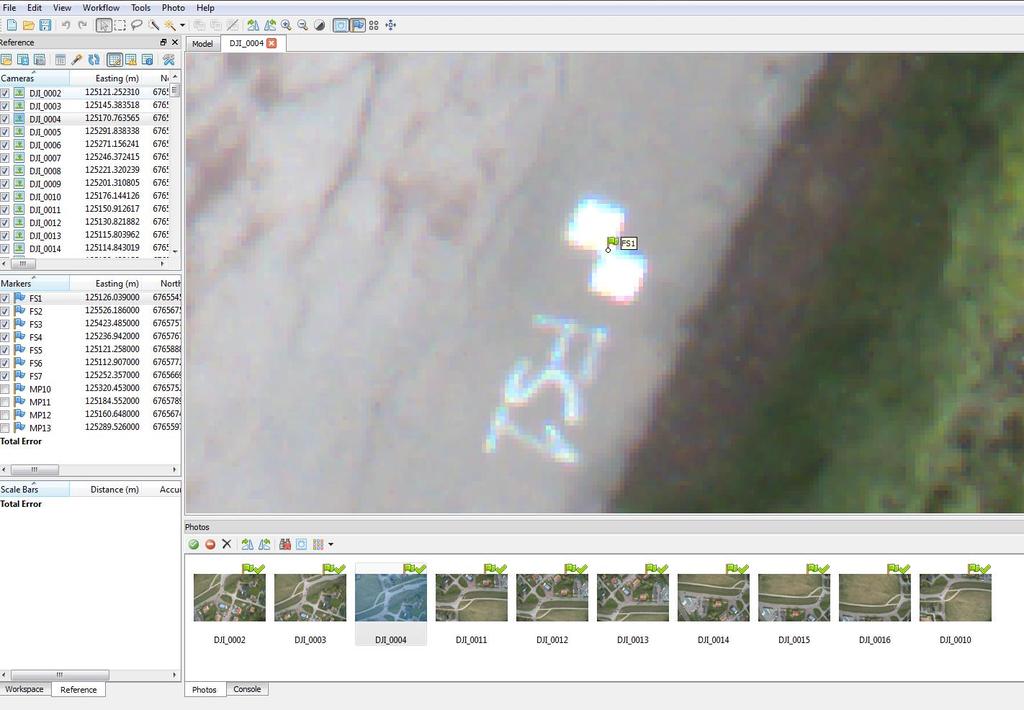 3.7. Bildbearbetning Bildunderlaget började med att överföras från UAV med microsd minneskort till datorn. Bilderna öppnades med Agisoft Photoscan 1.4.