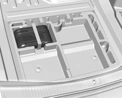 Start med startkablar För mer information om bilens batteri, se Batteri 0 264. Om batteriet laddas ur kan du prova att använda en annan bil och startkablar för att starta bilen.