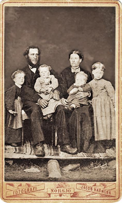 1877 Ca 1880 Familjen Vikberg från Lappträsk (nuv.