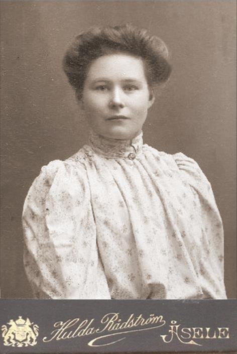 Lotten Berglund i Vännäs Charlotta Kristofia Berglund f Danielsdotter och g Palmér (1878-05-31 1962-02-02) var f i Orrberg, Fredrika och d i