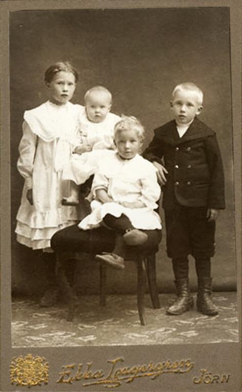 Jörn, g 1930 och d i Jörn (källa Göran Marklund) Öbergs barn i Jörn.