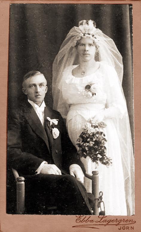 1919 Artur Falck (1891-1931) f i Åbyn, Byske och d i Jörn gifte sig 1919 med Emmy Lindström