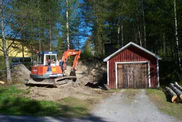 Hampnäs-toften Fig. 4. Grävningsplatsen. Garaget står sannolikt exakt på den plats där Haldan Andersson hade påbörjat sin grundgrävning på 1920-talet. Foto: förf.