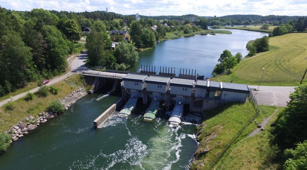 18 4.1 ÄLVÅS KRAFTVERK MOTALA STRÖM Älvås kraftverk ligger i Motala ström nära Kimstad nedströms sjöarna Boren och Roxen. Anläggningen är en ombyggd regleringsdamm där turbiner installerats (Figur 1).