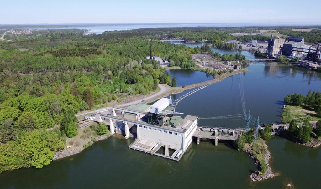 30 Figur 9. Vargöns kraftstation, strax nedströms Vänerns utlopp i Göta älv (överst i bild). Utskov Turbinintag Figur 10. Placering av turbinintag och utskov vid Vargöns kraftverk, Göta älv.