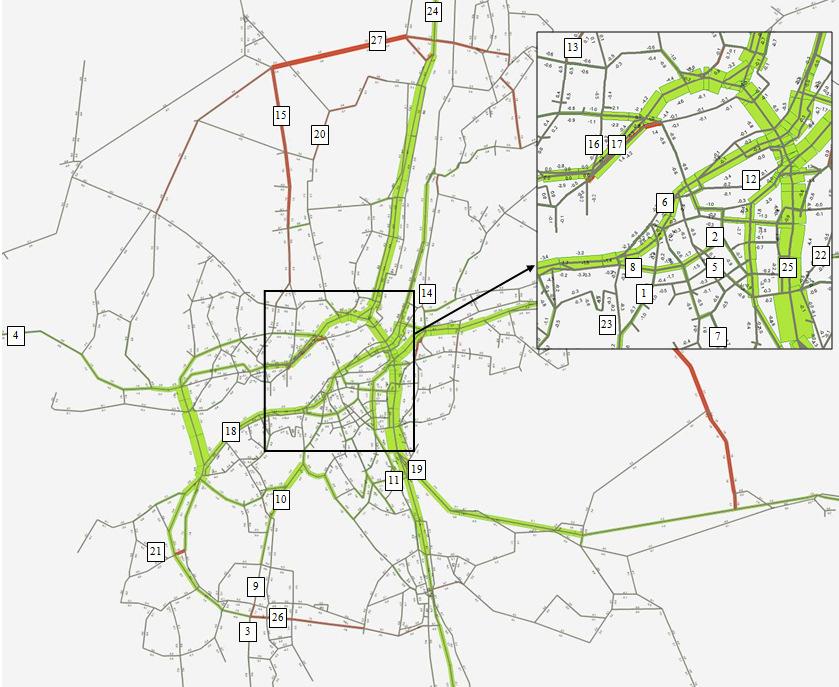 Figur 2 Karta över de vägarna där trafiken beräknas minska (grön) eller öka (röd) i samband med införandet av trängselskatten. Siffrorna markerar de platser där bullerberäkningar har utförts.