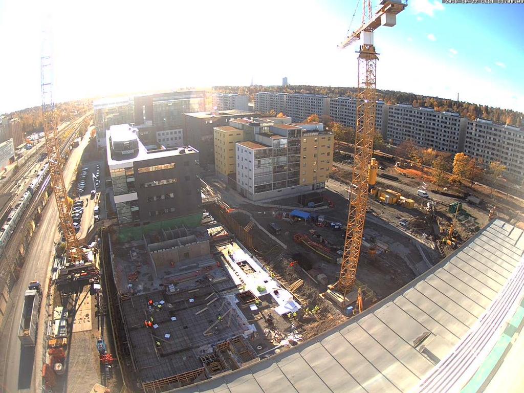 I samband med montage av fasaderna kommer stora och långa transporter att komma till och från arbetsplatsen.