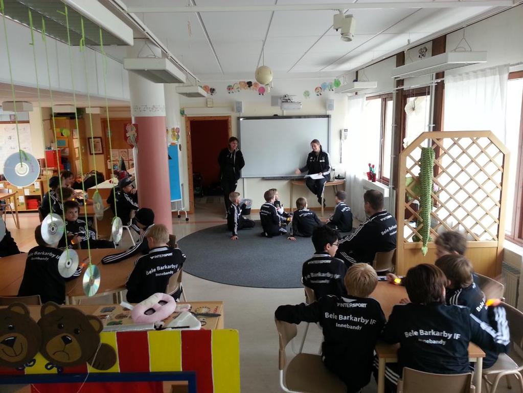 P04_P04 drog till Fryxellska skolan mitt i stan. P04_P04s tredje match (08:45, Fryxellska skolan) mot IK Sirius IBK 2.