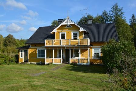 Oskarshamn Höckhult 1:20, del av Bostadshus 2-plans hus i trä med plåttak och 2-glas fönster. Byggt någon gång på 1870-talet.