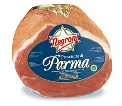 DABAS Produktklassificering: 308514635732 / Färskvaror/Kylvaror Köttprodukter Charkuterier utom korv Skinka, rökt Marknadsbudskap: Prosciutto di Parma är en av världens mest förfinade och berömda
