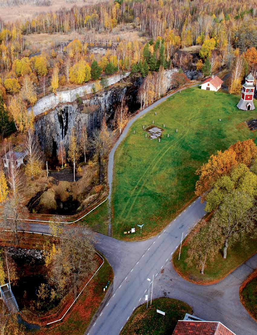 Dannemora gruva med över tusenåriga anor Storrymningen är Europas största dagbrott åstadkommet genom tillmakning (eldning på berget). Det är 270 meter långt, 60 meter brett och 140 meter djupt.