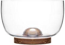 Oak serveringsskål, liten Ek/glas. Sagaforms klassiska glasskål i mindre format för servering av t.ex. ris eller potatis Art.nr: 5017735 Mått: 1,5 l Ø 180 mm H 100 mm Rek.