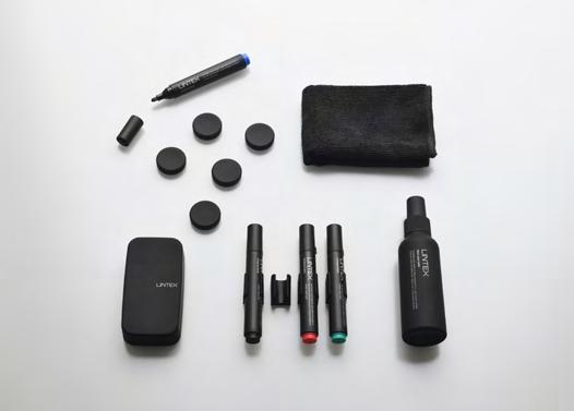 Tillbehör skrivtavlor Accessory kit Black Ett set om fyra pennor med magnetiska singelpennhållare, fem magneter, tavelsudd med tre