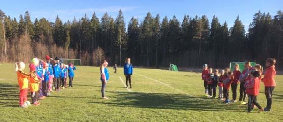 Extra roligt för flickfotbollen är att vi har kunnat ordna en egen serie med poolspel bara för tjejer där flickor från Ifk