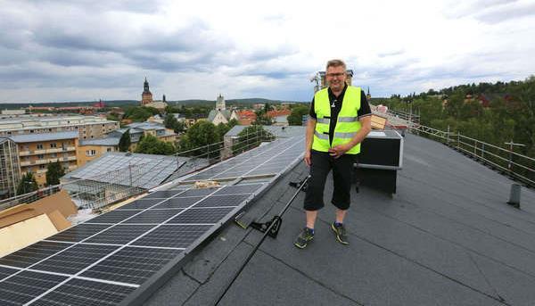 Figur 17: Solcellernas placering på taket. Bildkälla: HSB. Vilka tips vill ni ge till andra bostadsrättsföreningar som är i startgroparna för att installera en solcellsanläggning?
