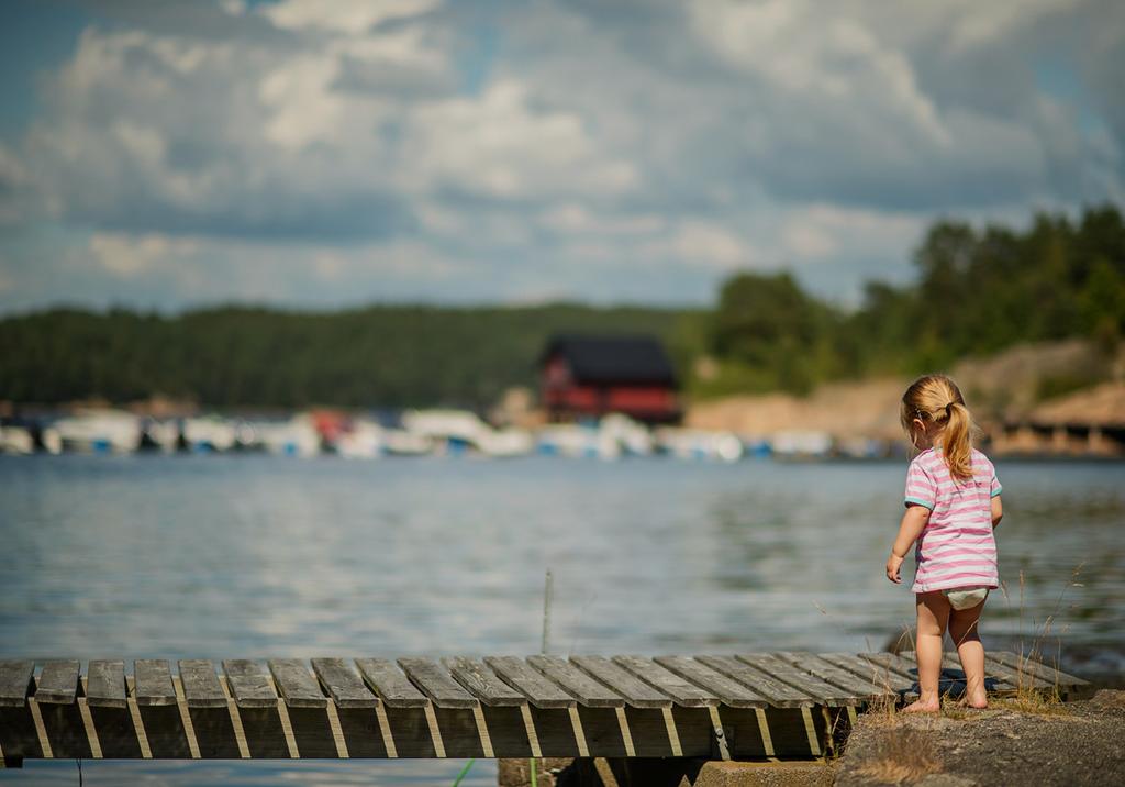 En svensk skärgårdsidyll OM LERVIK Lervik ligger endast en dryg timmes bilväg från Oslo och byggs ut med 40 kvalitetsmässiga fritidshus till att bli ett av de finaste semesterparadisen norr