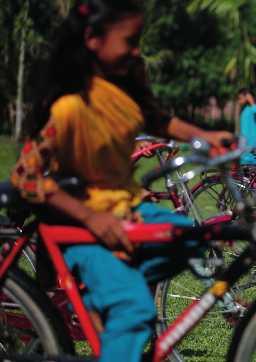 Vi bygger jämställdhet med en cykel. Det går. Hur då tänker du nu? Jo, en flicka som får cykla får ökad rörlighet. Med det kommer valmöjligheter, en känsla av frihet och styrka.