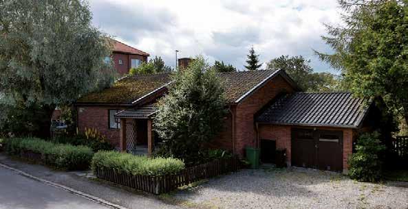 mycket attraktivt populärt och lugnt område i Odenslund. Huset är till stor del i originalutförande från 60-talet. Stabil konstruktion och en trevlig planlösning. visning 24/8 18.30-19.15 & 1/9 17.