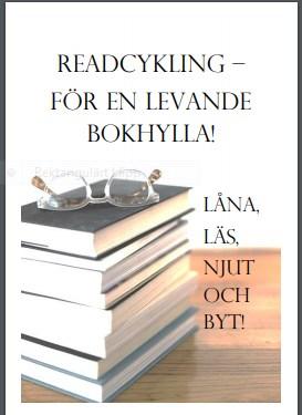 En skylt hänger nu på väggen så att alla vet att man kan ta en bok (eller flera) hem och läsa i lugn och ro. Jag tycker att det är en väldigt trevlig nyhet innan jullov där vi hinner läsa mer.