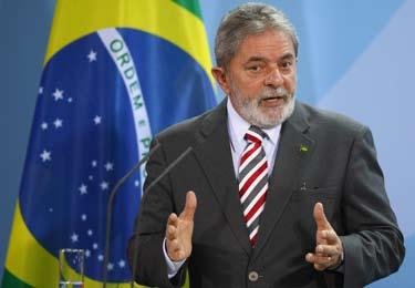 politiko BRAZILO Programo prokrastata Lula, ke la eksa prezidanto jam vojaĝas pli ol la iama prezidanto. La unua tasko estas sekvo de lia populareco.