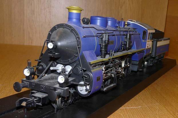 279 Järnvägsmodeller 279-310 279 Märklin Spår 1, 54563 Rheingold Lok. Nyskick i originalkartong. Stått i vitrinskåp, lite dammig.