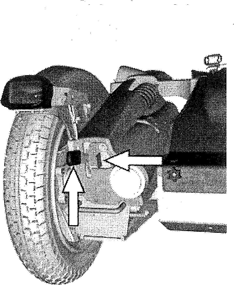 Bruksanvisning Permobil C400 + Manuell frigöring av magnetbromsar Allmänt Rullstolen är utrustad med en manuell bromsfrigöring som kan frikopplas för att göra det möjligt att flytta rullstolen