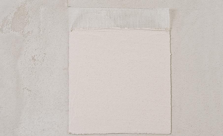 Du kan få en snabb fingervisning om bärkraftigheten för eventuell befintlig puts genom att klistra upp ett stycke (cirka 30 x 30 cm) Ytong armeringsnät med Multipor lim, täcka provområdet med