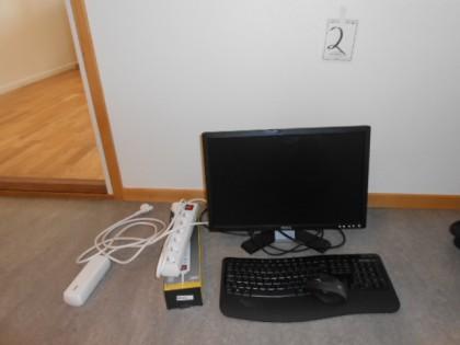 Datorskärm Dell, tangentbord samt