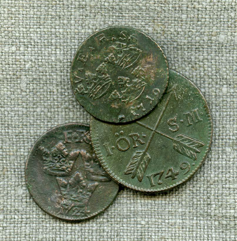 Objekt 182 st arkeologiska koppar- och silverföremål: 163 st kopparmynt, 13 st silvermynt, tre