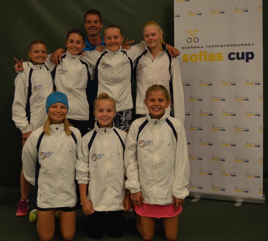 10(18) Sofia Cup Sofia Cup är en riksomfattande lagtävling mellan regionerna för flickor 12 år och yngre. I laget ingår sex spelare.