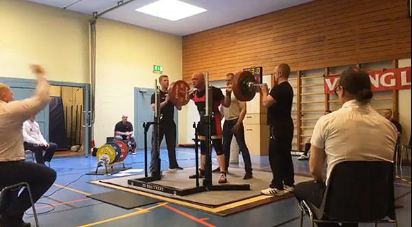 Paulina Lindblad och Hanna Tainio tävlade båda i 72kg klaen och Paulina gick egrande ur triden efter att ha bättrat på amtliga ina peronbätan efter 120kg i knäböj, 67,5kg i bänkpre, 160kg i marklyft