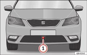 178 Front Assist kan bromsa fordonet tills det stannar helt. Bromssystemet stannar dock inte fordonet permanent. Använd fotbromsen!