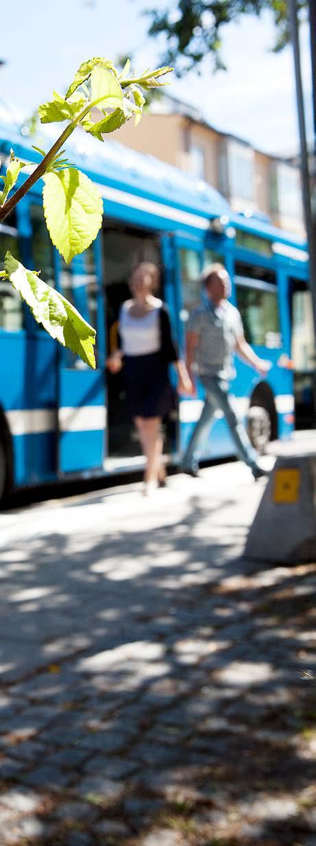 Bränsle till bussar Varje år producerar vi biogas som räcker som bränsle till ungefär 100 bussar. Biogas är en förnyelsebar energikälla som utvinns ur biologiskt nedbrytbara ämnen.