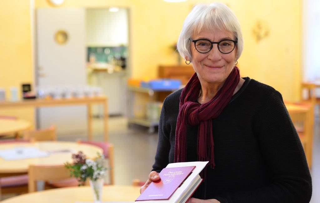 Ullabritt Eklind hälsar välkommen till gudstjänst i Sävja kyrka. Foto: Ken Forsberg Från Sävjas horisont Då går vi åter in i jultid och julförberedelser med allt vad det innebär.