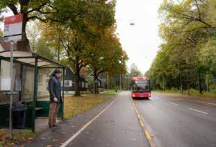 9. Kollektivtrafik Det är säkert att åka buss, framför allt för att bussen är stor och tung jämfört med bilen.